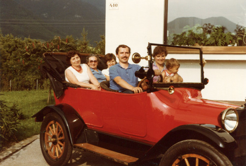 1982, als wir in einem Chevrolet Baujahr 1917 durch's Steyrtal fuhren.